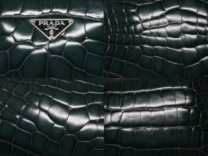 極美品 PRADA プラダ ハンドバッグ トートバッグ トライアングルロゴ クロコダイル型押しレザー グリーン シルバー金具 中古 4b007331