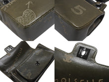 Load image into Gallery viewer, 極美品 CHANEL シャネル クルーズライン ワンショルダーバッグ 8番台 ココマーク カーフスキン オリーブ シルバー金具 中古 4b007332