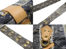 Load image into Gallery viewer, 極美品 LOUISVUITTON ルイヴィトン パッチワーク ポスティ メッセンジャーバッグ M95375 モノグラムデニム グレー 中古 4b007347