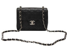 Load image into Gallery viewer, CHANEL シャネル ミニマトラッセ17 ショルダーバッグ ココマーク 4番台 ラムスキン ブラック シルバー金具 美品 中古 4b007351