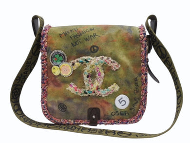 極美品 CHANEL シャネル エンブロイダリー グラフィティ ショルダーバッグ A92789 ココマーク 20番台 カーキ 中古 4b007352