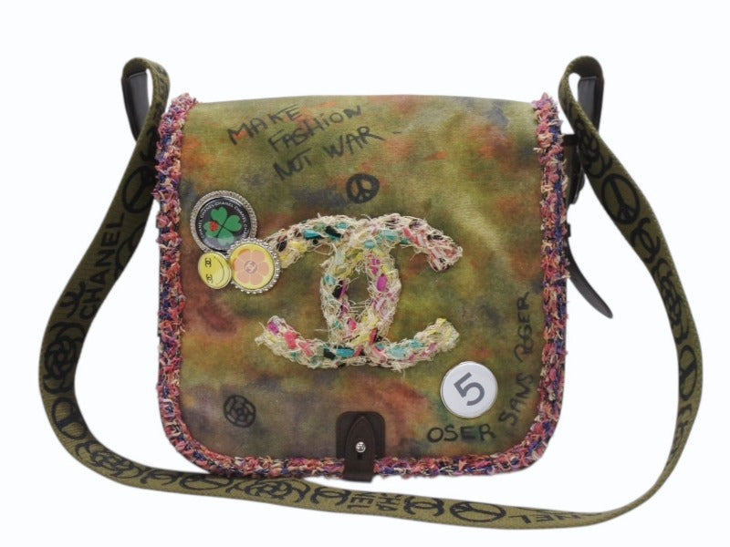 極美品 CHANEL シャネル エンブロイダリー グラフィティ ショルダーバッグ A92789 ココマーク 20番台 カーキ 中古 4b007352