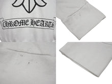 Load image into Gallery viewer, CHROME HEARTS クロムハーツ クロスプリント プルオーバーフーディー パーカー サイズS ホワイト 美品 中古 4b007357