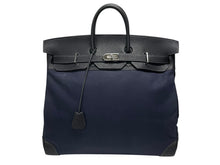 Load image into Gallery viewer, 極美品 HERMES エルメス ハンドバッグ オータクロア50 ネイビー×ブラック トワルキャントゴ シルバー金具 ◽︎I刻印 中古 4b007363