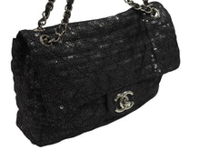 Load image into Gallery viewer, 極美品 CHANEL シャネル デカマトラッセ32 Sフラップ Wチェーンショルダーバッグ 12番台 ココマーク スパンコール シルバー金具 中古 4b007366
