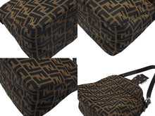 Load image into Gallery viewer, FENDI フェンディ マンマバケット ワンショルダーバッグ ズッカ柄 キャンバス レザー ブラウン シルバー金具 美品 中古 4b007932