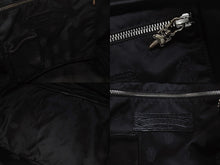 Load image into Gallery viewer, 新品同様 CHROME HEARTS クロムハーツ 新型 ジムバッグ ミディアム ハンドバッグ セメタリークロスパッチ 14パッチ ブラック 中古 4b007404