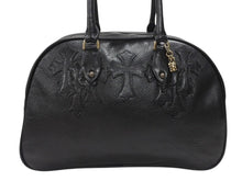 Load image into Gallery viewer, 新品同様 CHROME HEARTS クロムハーツ 新型 ジムバッグ ミディアム ハンドバッグ セメタリークロスパッチ 14パッチ ブラック 中古 4b007404