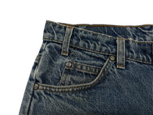 Load image into Gallery viewer, 極美品 CHROME HEARTS クロムハーツ LEVI&#39;S 517 リーバイス 517 セメタリークロスパッチデニム ジーンズ サイズ32 15パッチ 中古 4b007406