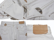 Load image into Gallery viewer, 極美品 CHROME HEARTS クロムハーツ LEVI&#39;S リーバイス 501 クロスパッチデニム ジーンズ サイズ32 レオパード ハラコ 15パッチ 中古 4b007407