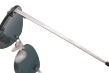 Load image into Gallery viewer, CHANEL シャネル ヴィンテージ リムレス サングラス 4003 c.103/71 サイズ53◻︎19 130 ココマーク シルバー ブラック 美品 中古 4b007431