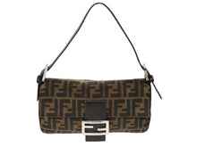 Load image into Gallery viewer, 極美品 FENDI フェンディ マンマバケット ワンショルダーバッグ 26424 ズッカ柄 キャンバス レザー ブラウン シルバー金具 中古 4b007444