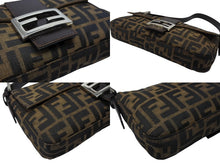 Load image into Gallery viewer, 極美品 FENDI フェンディ マンマバケット ワンショルダーバッグ 26424 ズッカ柄 キャンバス レザー ブラウン シルバー金具 中古 4b007444