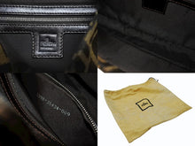 Load image into Gallery viewer, 極美品 FENDI フェンディ マンマバケット ワンショルダーバッグ 26424 ズッカ柄 キャンバス レザー ブラウン シルバー金具 中古 4b007444