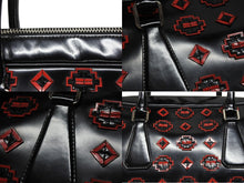 Load image into Gallery viewer, PRADA プラダ ハンドバッグ ロゴプレート エナメル パテントレザー・エナメル ブラック レッド 美品 中古 4b007454