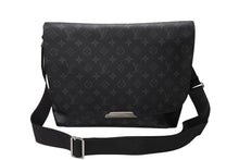 画像をギャラリービューアに読み込む, 極美品 LOUIS VUITTON ルイヴィトン メッセンジャーPM モノグラム ブラック エクリプス M40565 シルバー金具 中古 4b007459
