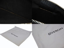 Load image into Gallery viewer, 極美品 Givenchy ジバンシー ロットワイラー スタッド クラッチバッグ ブラック レザー シルバー金具 中古 4b007465