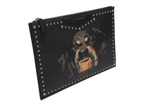 Load image into Gallery viewer, 極美品 Givenchy ジバンシー ロットワイラー スタッド クラッチバッグ ブラック レザー シルバー金具 中古 4b007465