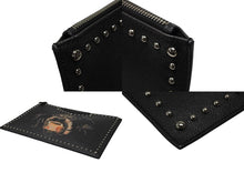 Load image into Gallery viewer, 極美品 Givenchy ジバンシー ロットワイラー スタッド クラッチバッグ ブラック レザー シルバー金具 中古 4b007465