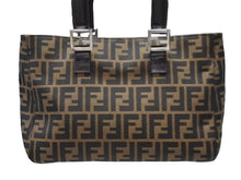 Load image into Gallery viewer, FENDI フェンディ ハンドバッグ トートバッグ ズッカ柄 キャンバス ブラウン シルバー金具 美品 中古 4b007470