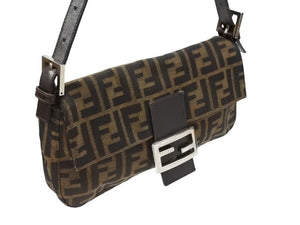 極美品 FENDI フェンディ マンマバケット ワンショルダーバッグ 26424 ズッカ柄 キャンバス レザー ブラウン シルバー金具 中古 4b007497