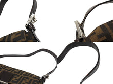 Load image into Gallery viewer, 極美品 FENDI フェンディ マンマバケット ワンショルダーバッグ 26424 ズッカ柄 キャンバス レザー ブラウン シルバー金具 中古 4b007497