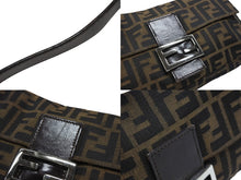 Load image into Gallery viewer, 極美品 FENDI フェンディ マンマバケット ワンショルダーバッグ 26424 ズッカ柄 キャンバス レザー ブラウン シルバー金具 中古 4b007497