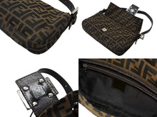 Load image into Gallery viewer, 極美品 FENDI フェンディ マンマバケット ワンショルダーバッグ 26424 ズッカ柄 キャンバス レザー ブラウン シルバー金具 中古 4b007497