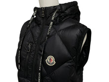 Load image into Gallery viewer, 極美品 MONCLER モンクレール SUCREX GILET ダウンベスト F10931A53700 C0381 ブラック ナイロン フード 2 中古 4b007518