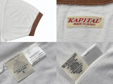 Load image into Gallery viewer, 新品未使用 KAPITAL キャピタル 20/-天竺 VネックリンガーT(リトルベア&amp;ハーモニーpt) Tシャツ K2502SC017 ホワイト ブラウン サイズ3 中古 4b007552