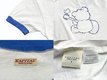 Load image into Gallery viewer, 新品未使用 KAPITAL キャピタル 20/-天竺 VネックリンガーT(リトルベア&amp;ハーモニーpt) Tシャツ K2502SC017 ブルー サイズ1 中古 4b007554