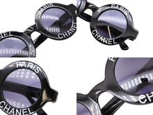 Load image into Gallery viewer, 極美品 CHANEL シャネル VINTAGE ヴィンテージ ラウンドサングラス 01945 ココマーク ブラック ホワイト プラスチック 中古 4b007567