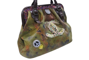 極美品 CHANEL シャネル エンブロイダリー グラフィティ がま口 ハンドバッグ カーキ A92791 アンティークシルバー金具 中古 4b007569