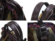 Load image into Gallery viewer, 極美品 CHANEL シャネル エンブロイダリー グラフィティ がま口 ハンドバッグ カーキ A92791 アンティークシルバー金具 中古 4b007569
