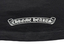 Load image into Gallery viewer, 極美品 CHROME HEARTS クロムハーツ V字ネック 半袖Ｔシャツ ホースシュー U.S.A製 コットン ブラック ホワイト サイズS 中古 4b007600