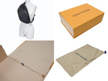 Load image into Gallery viewer, 極美品 LOUIS VUITTON ルイヴィトン ディスカバリー バムバッグ M44336 モノグラムエクリプス ブラック メタルブラック金具 中古 4b007604