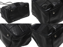 Load image into Gallery viewer, 極美品 CHANEL シャネル トートバッグ チョコバー アイコン 10番台 レザー 異素材MIX ブラック シルバー金具 中古 4b007619