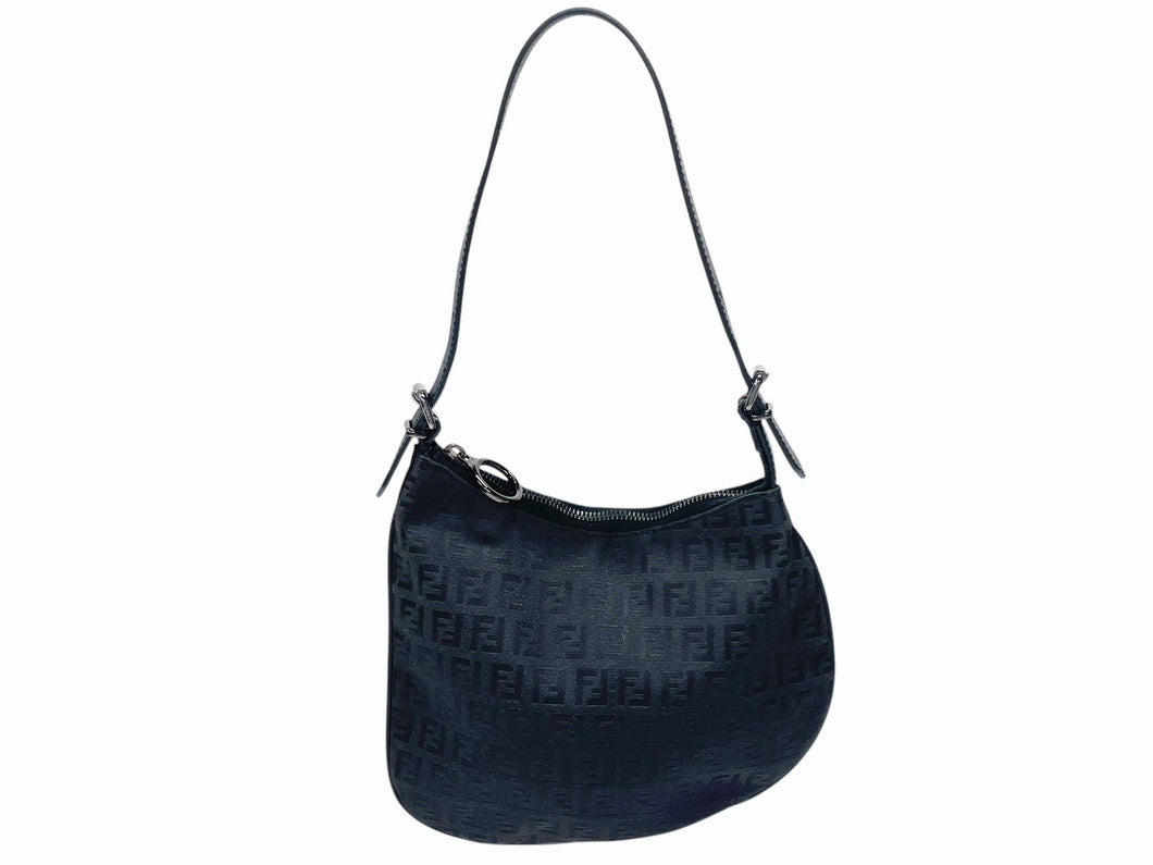 極美品 FENDI フェンディ ズッカ柄 マンマホーボーバッグ ワンショルダーバッグ キャンバス レザー ブラック ブラックメタル金具 中古 4b007625