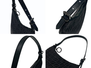極美品 FENDI フェンディ ズッカ柄 マンマホーボーバッグ ワンショルダーバッグ キャンバス レザー ブラック ブラックメタル金具 中古 4b007625