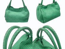 Load image into Gallery viewer, BOTTEGA VENETA ボッテガヴェネタ イントレチャート ショルダーバッグ WS14311 グリーン レザー スウェード 美品 中古 4b007628