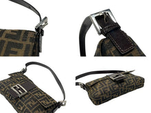 Load image into Gallery viewer, FENDI フェンディ マンマバケット ワンショルダーバッグ 26424 ズッカ柄 キャンバス レザー ブラウン シルバー金具 美品 中古 4b007629