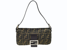 Load image into Gallery viewer, 極美品 FENDI フェンディ マンマバケット ワンショルダーバッグ ズッカ柄 キャンバス レザー ブラウン シルバー金具 中古 4b007630