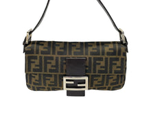 Load image into Gallery viewer, 極美品 FENDI フェンディ マンマバケット ワンショルダーバッグ ズッカ柄 キャンバス レザー ブラウン シルバー金具 中古 4b007630