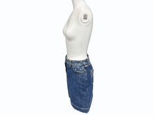 Load image into Gallery viewer, 極美品 LOUIS VUITTON ルイヴィトン デニムスカート 08SS RW081W WMSK01 CF7 モノグラムデニム コットン ブルー ゴールド金具 中古 4b007661