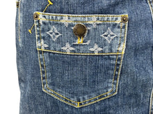 Load image into Gallery viewer, 極美品 LOUIS VUITTON ルイヴィトン デニムスカート 08SS RW081W WMSK01 CF7 モノグラムデニム コットン ブルー ゴールド金具 中古 4b007661
