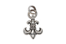 Load image into Gallery viewer, 極美品 CHROME HEARTS クロムハーツ BS FLUER W BALE BSフレア Wベイル チャーム ペンダントトップ 重量約27.2g 中古 4b007675