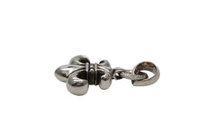 Load image into Gallery viewer, 極美品 CHROME HEARTS クロムハーツ BS FLUER W BALE BSフレア Wベイル チャーム ペンダントトップ 重量約27.2g 中古 4b007675