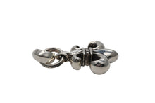 Load image into Gallery viewer, 極美品 CHROME HEARTS クロムハーツ BS FLUER W BALE BSフレア Wベイル チャーム ペンダントトップ 重量約27.2g 中古 4b007675