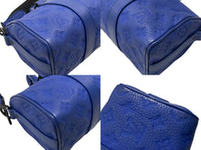 Load image into Gallery viewer, LOUIS VUITTON ルイヴィトン キーポル バンドリエール25 ハンドバッグ M23129 モノグラム トリヨン ブルー ブラック金具 美品 中古 4b007692