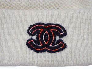 極美品 CHANEL シャネル 23AW CC Logo Beanie CCロゴ ビーニー AA6880 ココマーク カシミヤ アイボリー ジェニー着用モデル 中古 4b007699